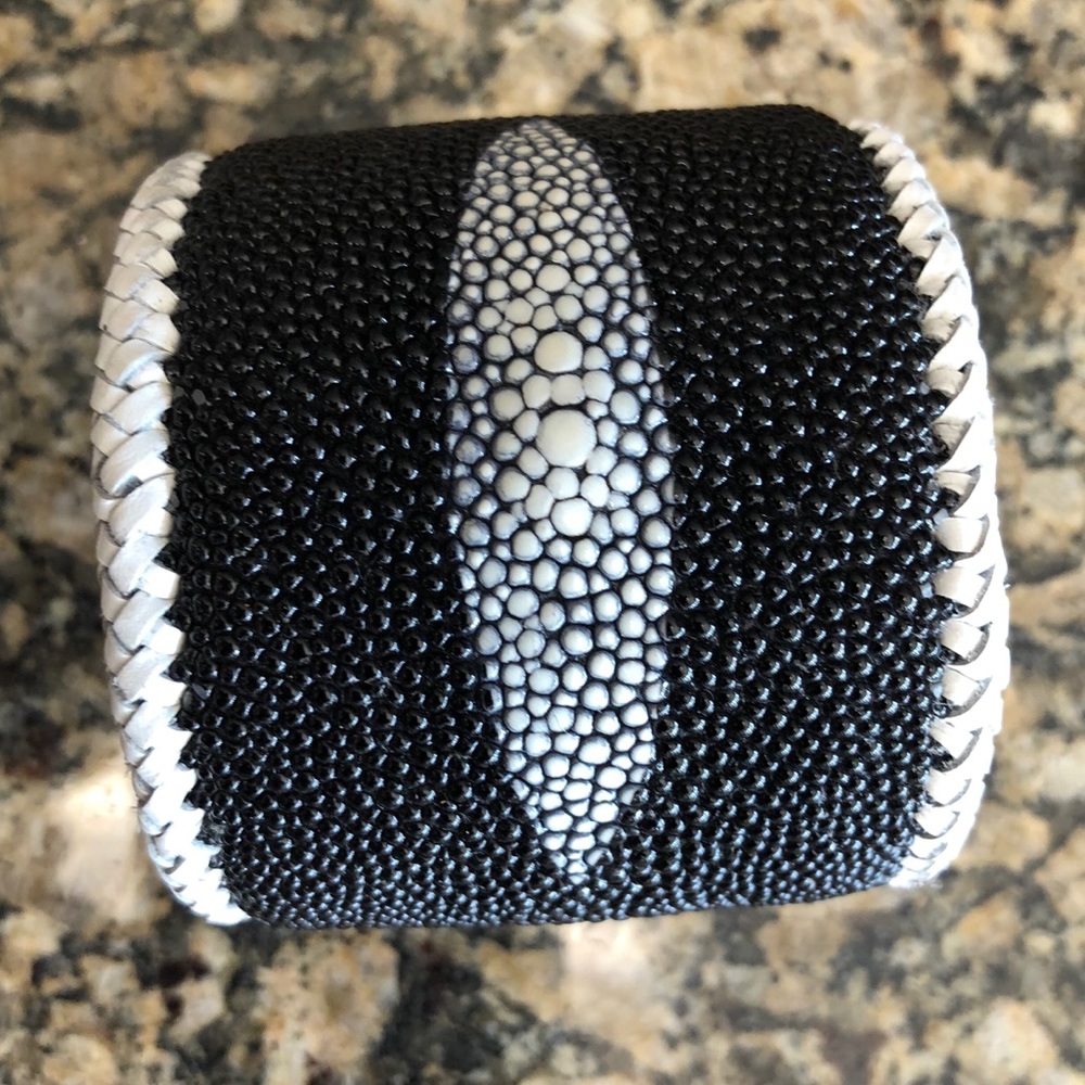Ladies Stingray Cuff
